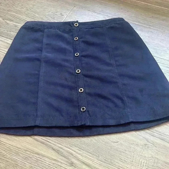 HOLLISTER | Navy  blue faux suede button up mini skirt - Picture 2 of 8